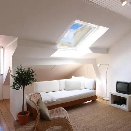 Romantic Escape At Downtown Apartment *